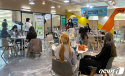 토닥토닥 청년일자리카페 2만5000명 이용…청년 사랑방 발돋움