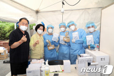 김수영 양천구청장, 보건소 의료진에 간식 전달