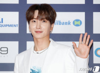 이특, 여자배구 올림픽 4강 진출에 감격 "스케줄 울면서 간다"