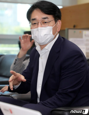 전북도의회서 간담회하는 박용진 의원