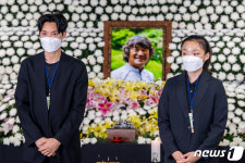 김홍빈 대장 영결식 찾은 국가대표 천종원·서채원 선수