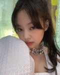 제니, 미니 드레스 입고 고혹美…블랙핑크 5주년 자축 [N샷]