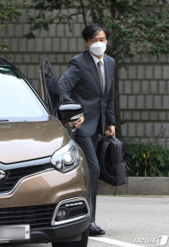 정경심 2심 선고 후 첫 재판 출석하는 조국