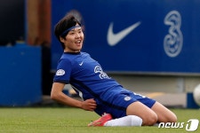 지소연, UEFA 선정 챔피언스리그 최고의 선수 MF 후보