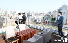장안동 사회주택 방문한 박용진