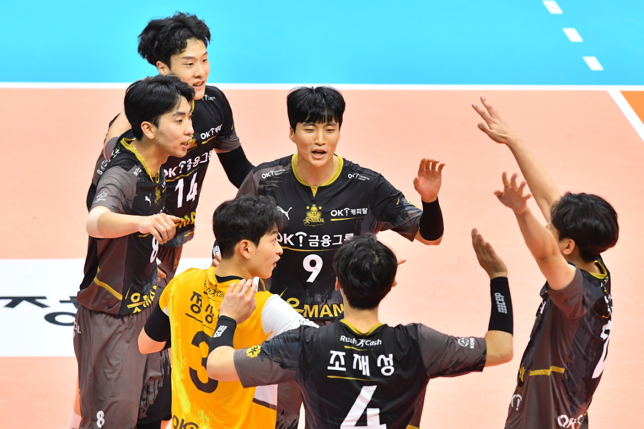 현대캐피탈, OK저축은행 완파하며 통영·도드람컵 개막전 승리!