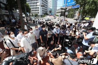 민주노총 위원장 구속영장 집행 위해 온 경찰