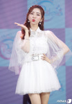 파시걸스 리오나, 설레는 데뷔