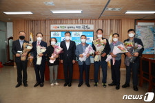 진안군, 양시춘 지사장 등 유공자 7명에 감사패 전달