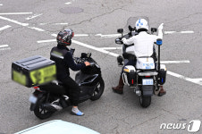 이륜차 무질서 행위 근절을 위한 일제단속 하는 경기남부경찰청