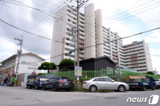 한산한 광주 광산구 한 아파트 상권