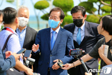 정동진 모래시계공원 방문한 홍준표