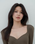 수영, 매혹적 가을 여신…밀착 원피스 자태 [N샷]