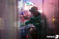 日도쿄 병상 50개짜리 코로나 전용병원 열었다