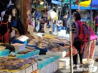 노량진보다 20% 싸다고?…상식 뒤집은 청량리수산시장 비결은?