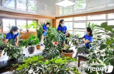 북한 민들레학습장공장…일터를 위생문화적으로