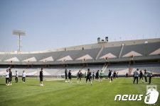 아자디스타디움 적응 나선 축구 대표팀