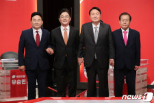 洪·劉 무속논란 협공, 尹은 1타강사 元 러브콜…합종연횡 분주(종합)