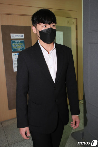 프로포폴 투약 '휘성' 항소심, 징역 1년·집유 2년
