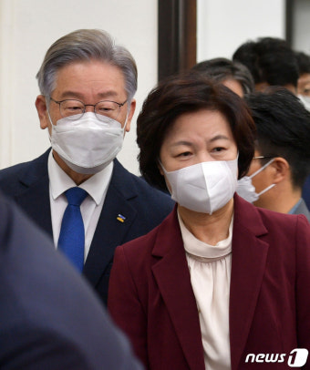 상임고문단 간담회 찾은 이재명