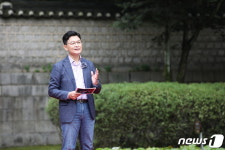 마스터클래스 고려 행사에서 강의하는 이익주 교수