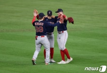 라일리의 끝내기 안타 애틀랜타, 다저스와 NLCS 1차전 승리(종합)