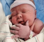 의사도 안는 순간 깜짝…6.3kg 초우량아, 태어나자마자 핵인싸