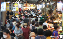 집단감염 속출 서울 전통시장 안심콜 도입…찾아가는 검사소도