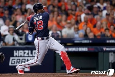 솔레어 선두타자 홈런·불펜 맹활약 ATL, 휴스턴 잡고 WS 기선제압