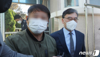 '석방된 이상직 의원 취재진 질문에 묵묵부답'