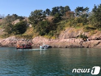 군산 장자도 갯바위서 추락한 40대 낚시객 해경에 구조