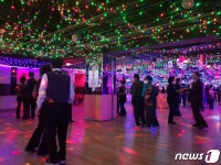 수분마다 파트너 바뀌어…어르신들 콜라텍도 다시 활기