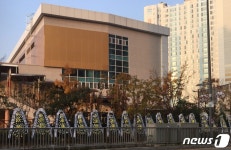 청주 내곡초 교사 증축 갈등…컨테이너 교실 vs 안전 검증된 건물