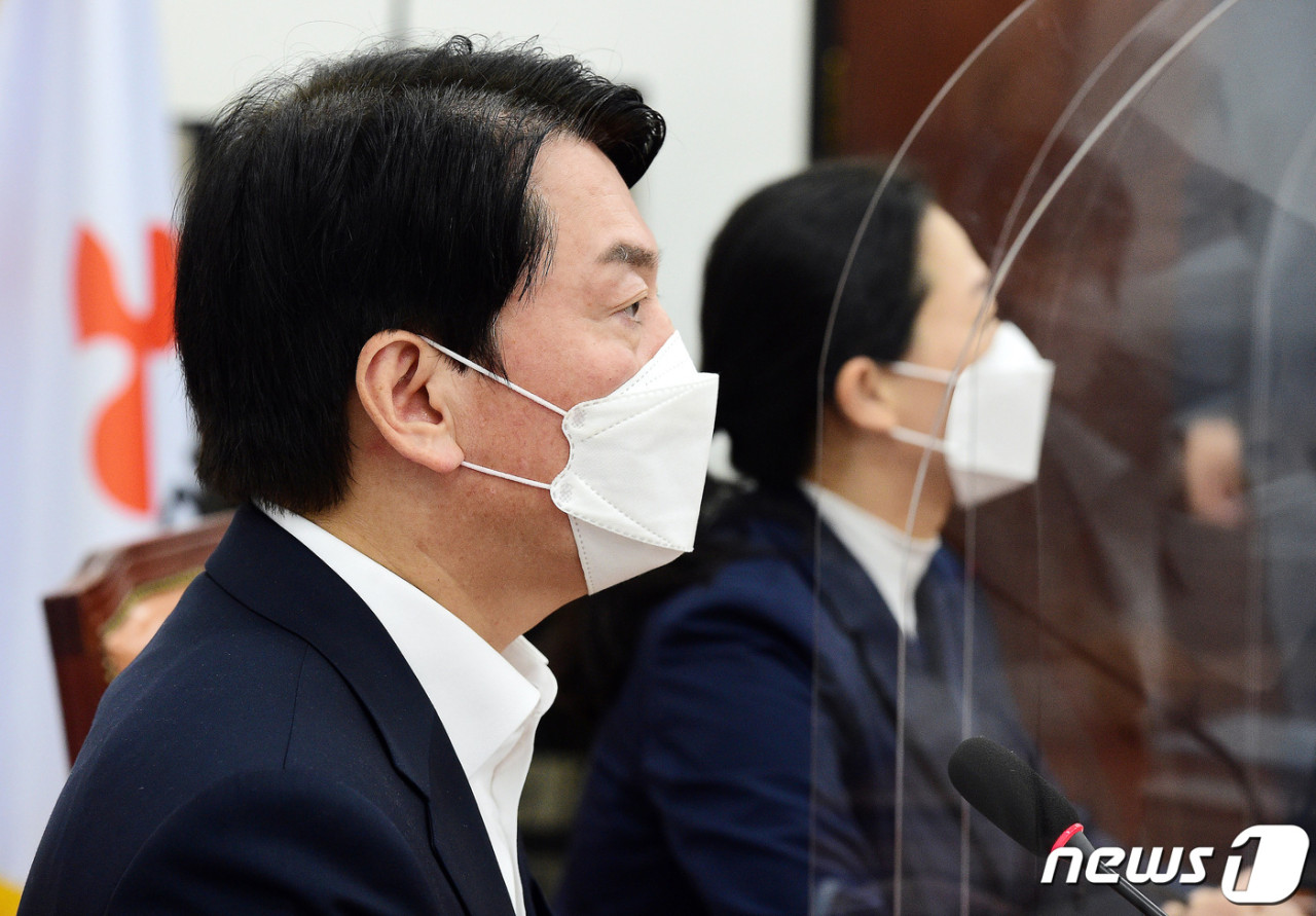 안철수, 이준석-김문수와 회동 제안... 24일 단일화 중요해질 듯