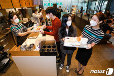 에어서울, 커피빈에 기내 체험존 카페 마련