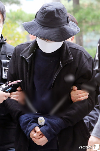 층간소음 갈등 일가족 흉기 휘두른 40대 법원 출석