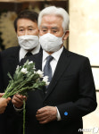 전두환 빈소 찾은 허화평 미래한국재단 이사장