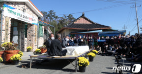 강진 안풍마을 방문한 이재명