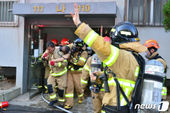 포항 아파트 화재 주민 6명 연기흡입 병원이송…