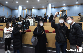 이재명, 청년들과 소통 행보