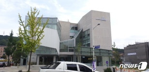 갤러리아 타임월드의 반전 드라마…대전신세계 등장에도 매출 늘었다