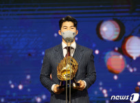 수상 소감 밝히는 김혜성