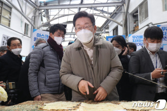 이재명, 배추농가 방문 후 국내 생산자조합에 수입허가권 주도록 노력