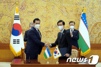 한-우즈벡 금융지원 약속