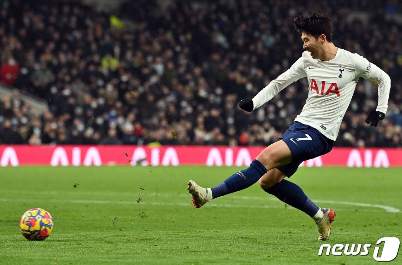리버풀, 손흥민 결장한 토트넘에 5-1 대승으로 EPL 정상 등극