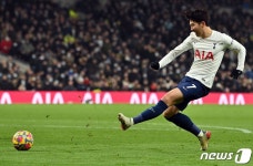 '돌아온 손흥민', 7호골 터졌다…리버풀 상대로 극적 동점골
