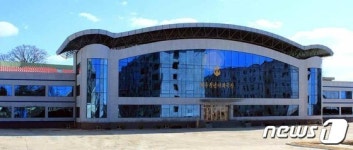 북한 황해남도 해주시에 건설된 청년야외극장