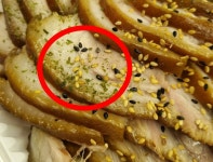 족발에 털 뭉치 가지런히…모텔 손님 비위 상했다 환불 요구 공분