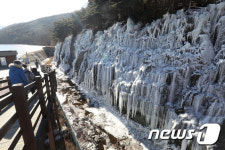 겨울왕국으로 변신한 송해공원