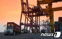 새해 앞둔 한진인천컨테이너터미널